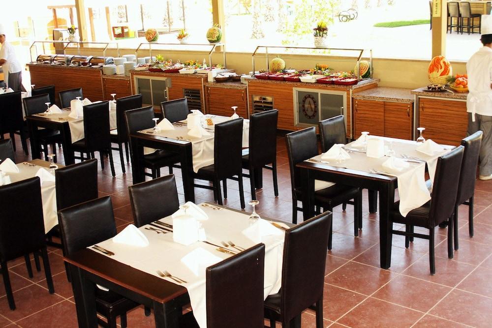 The One Club Hotel Sarigerme Exterior photo